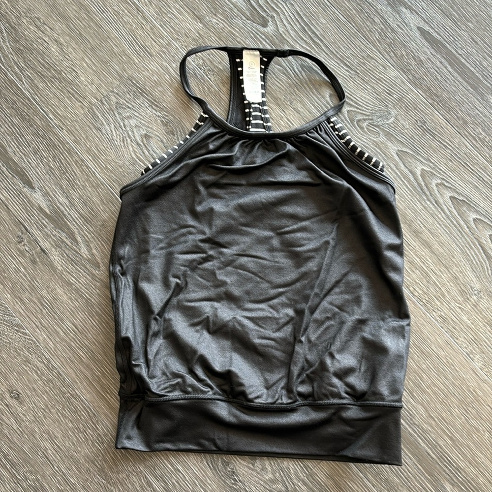 Sz8 Lululemon Ivivva Double Dutch tank black/ black and white stripe VVGUC